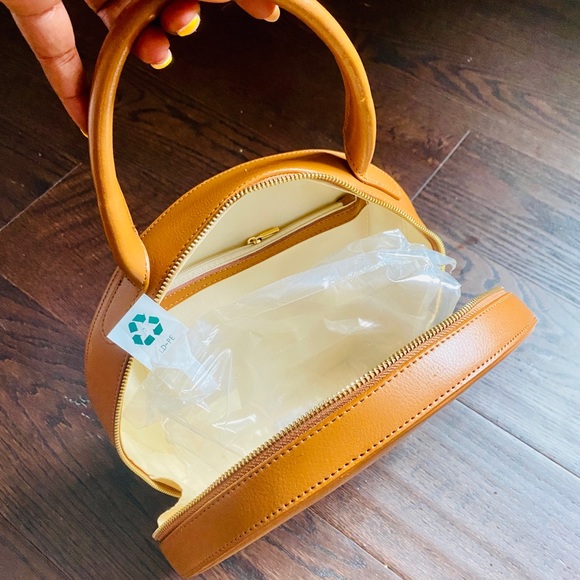 Tan circle shaped bag - Picture 3 of 7